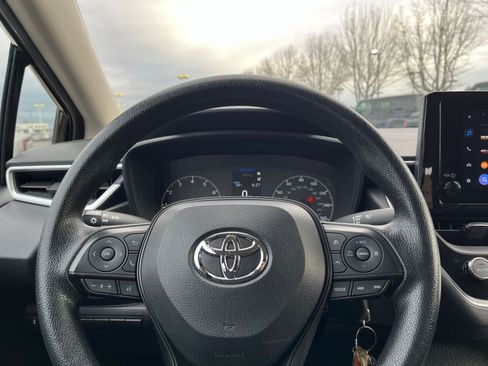 Used 2023 Toyota Corolla LE image 25