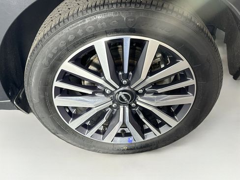 Used 2024 Nissan Kicks SR image 11