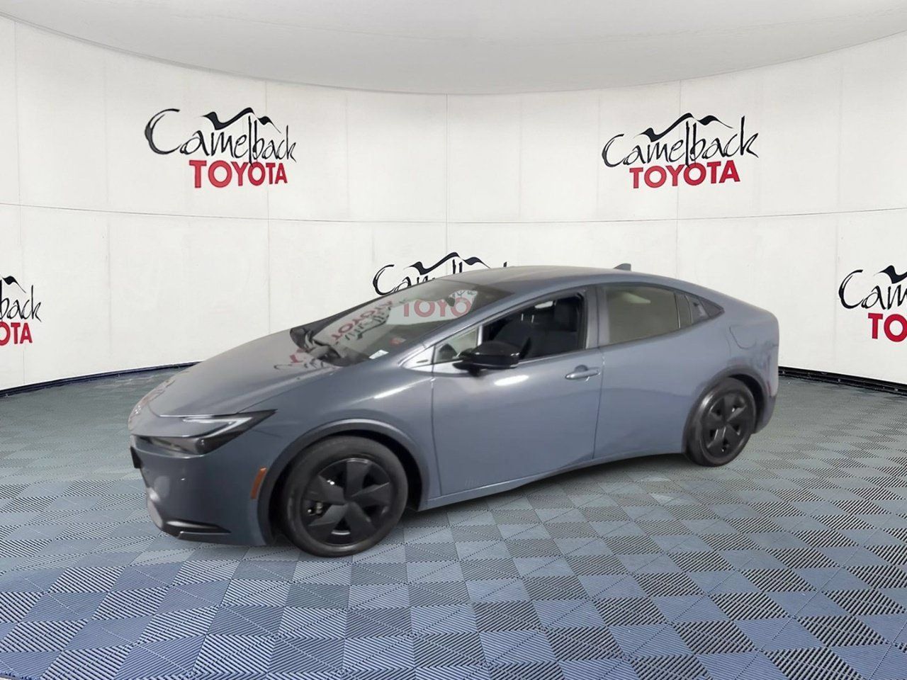 Used 2025 Toyota Prius LE FWD image 7