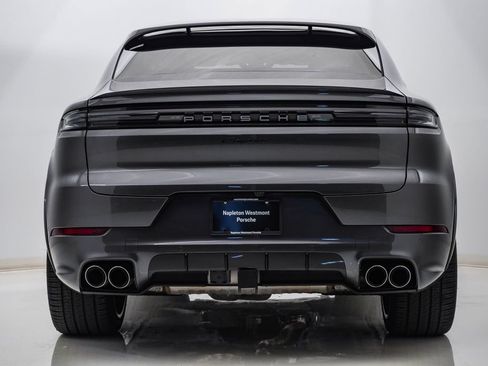 Certified 2025 Porsche Cayenne Coupe AWD/4WD image 10