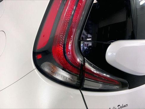 Certified 2025 Kia Soul LX FWD image 27