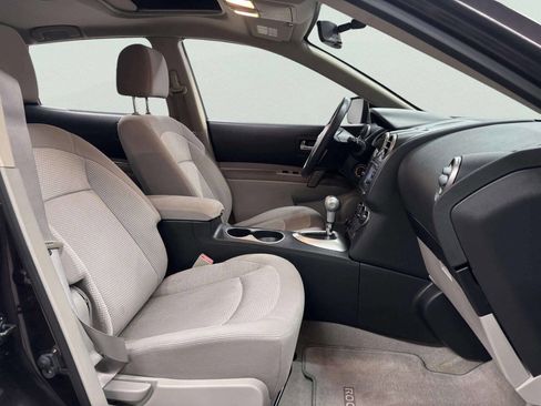Used 2011 Nissan Rogue SV w/ Premium Pkg image 21