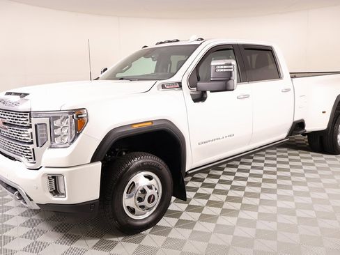 Used 2021 GMC Sierra 3500 Denali w/ Denali Ultimate Package image 10