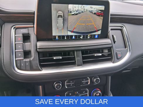 Used 2022 Chevrolet Tahoe Z71 w/ Luxury Package AWD/4WD image 11