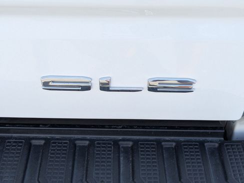 Used 2023 GMC Sierra 1500 SLE AWD/4WD image 14