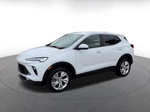 Used 2025 Buick Encore GX Preferred AWD/4WD image 9