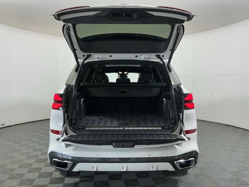 Certified 2025 BMW X5 xDrive50e w/ M Sport Package AWD/4WD image 9
