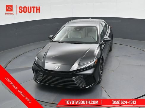 Used 2025 Toyota Camry XLE image 50
