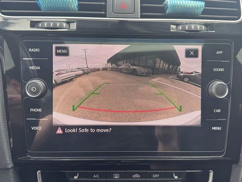 Used 2019 Volkswagen GTI SE FWD image 20