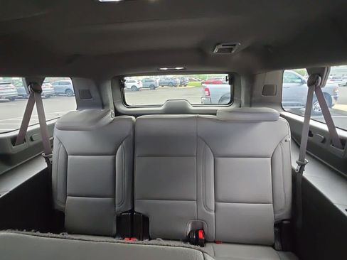 Used 2023 Chevrolet Suburban LT AWD/4WD image 45