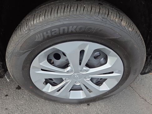 Used 2026 Chevrolet Trax LS image 9