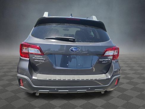 Used 2019 Subaru Outback 3.6R Limited w/ Popular Package #2 AWD/4WD image 11