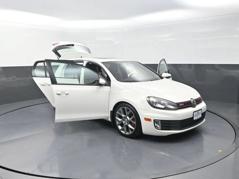 Used 2013 Volkswagen Golf 4-Door FWD image 31
