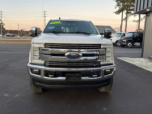 Used 2019 Ford F250 Lariat w/ Lariat Ultimate Package image 4