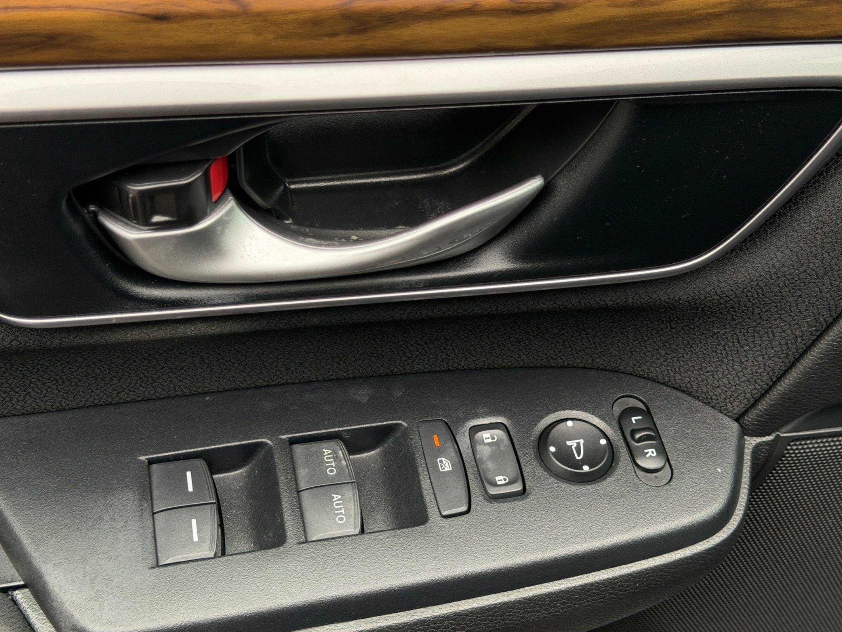 Used 2021 Honda CR-V EX image 12