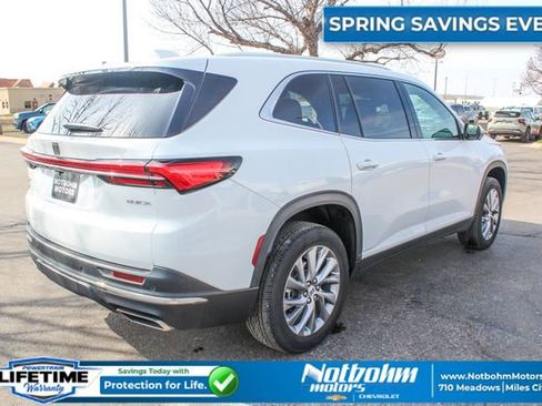 Used 2025 Buick Enclave Preferred AWD/4WD image 7