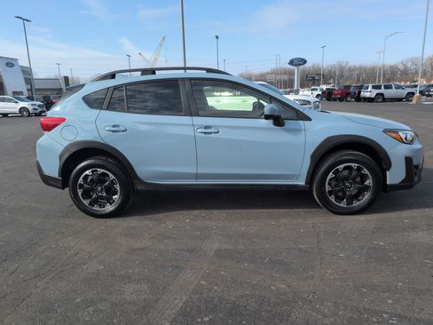 Used 2021 Subaru Crosstrek 2.0i Premium image 6