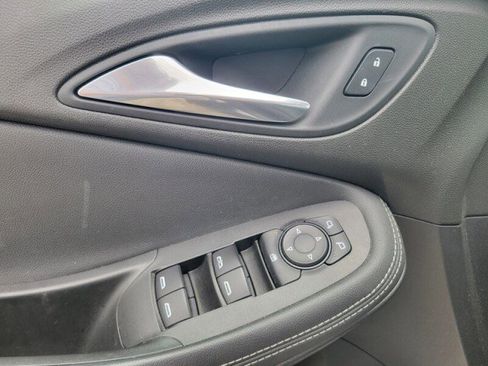 Used 2021 Buick Encore GX Select w/ Sport Touring Package FWD image 16