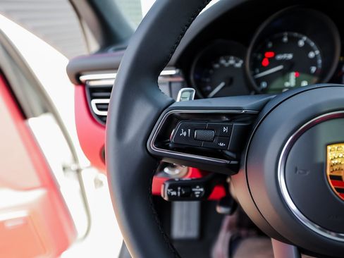 New 2026 Porsche Macan GTS image 17