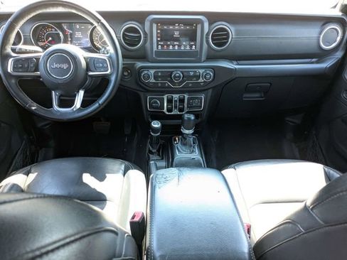 Used 2018 Jeep Wrangler Unlimited Sahara w/ LED Lighting Group AWD/4WD image 15
