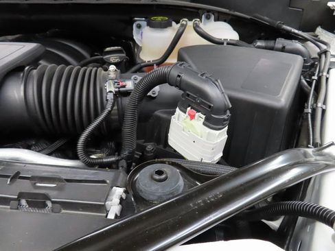 Used 2025 GMC Yukon Denali w/ Sun & Power Step Package image 31