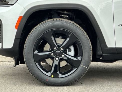 New 2026 Jeep Grand Cherokee Limited w/ Limited Altitude Package RWD image 25