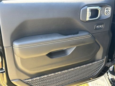 New 2025 Jeep Gladiator Sport image 28