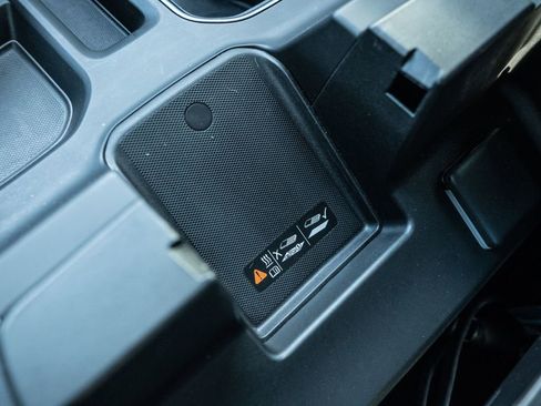 Used 2024 GMC Sierra 1500 SLT image 40