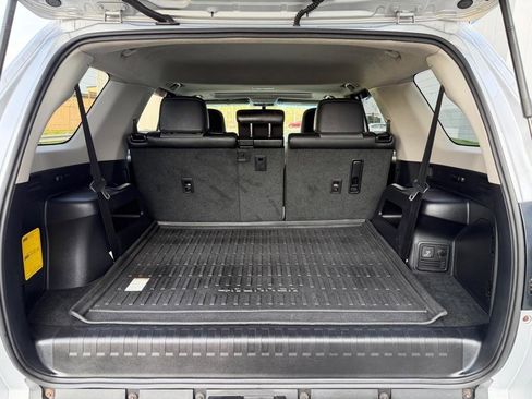 Used 2015 Toyota 4Runner SR5 Premium image 34