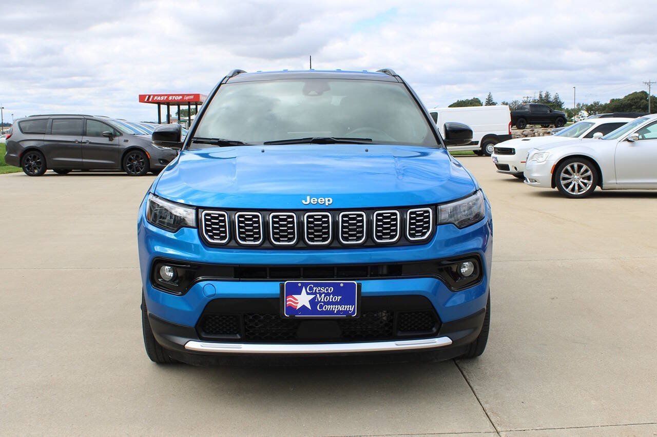 Used 2024 Jeep Compass Limited AWD/4WD image 2