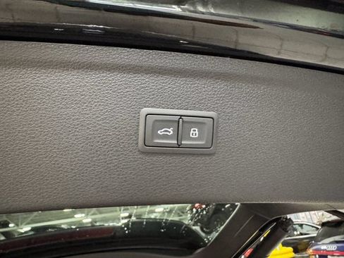 Certified 2023 Audi Q5 2.0T Premium Plus w/ Premium Plus Package AWD/4WD image 17