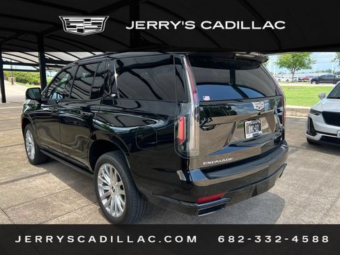 Used 2021 Cadillac Escalade Sport Platinum AWD/4WD image 5