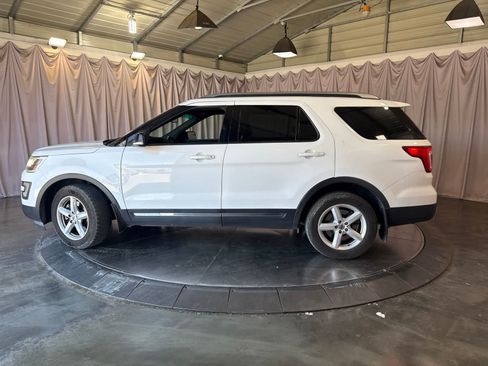 Used 2016 Ford Explorer XLT w/ Equipment Group 201A AWD/4WD image 7