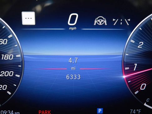 Used 2022 Mercedes-Benz SL 63 AMG 4MATIC w/ Driver Assistance Package image 47