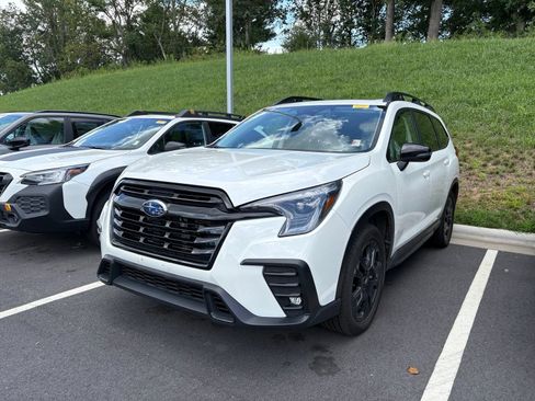 Used 2023 Subaru Ascent Onyx Edition AWD/4WD image 3