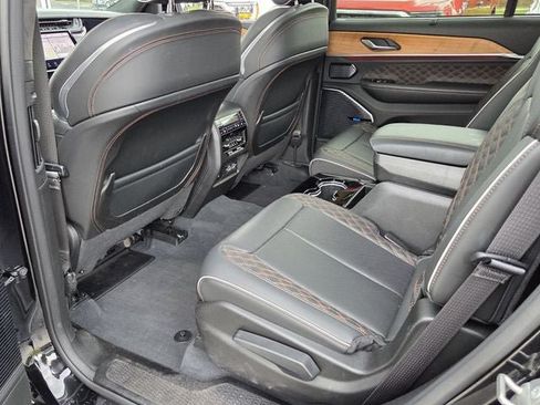 Used 2023 Jeep Grand Cherokee L Summit AWD/4WD image 11
