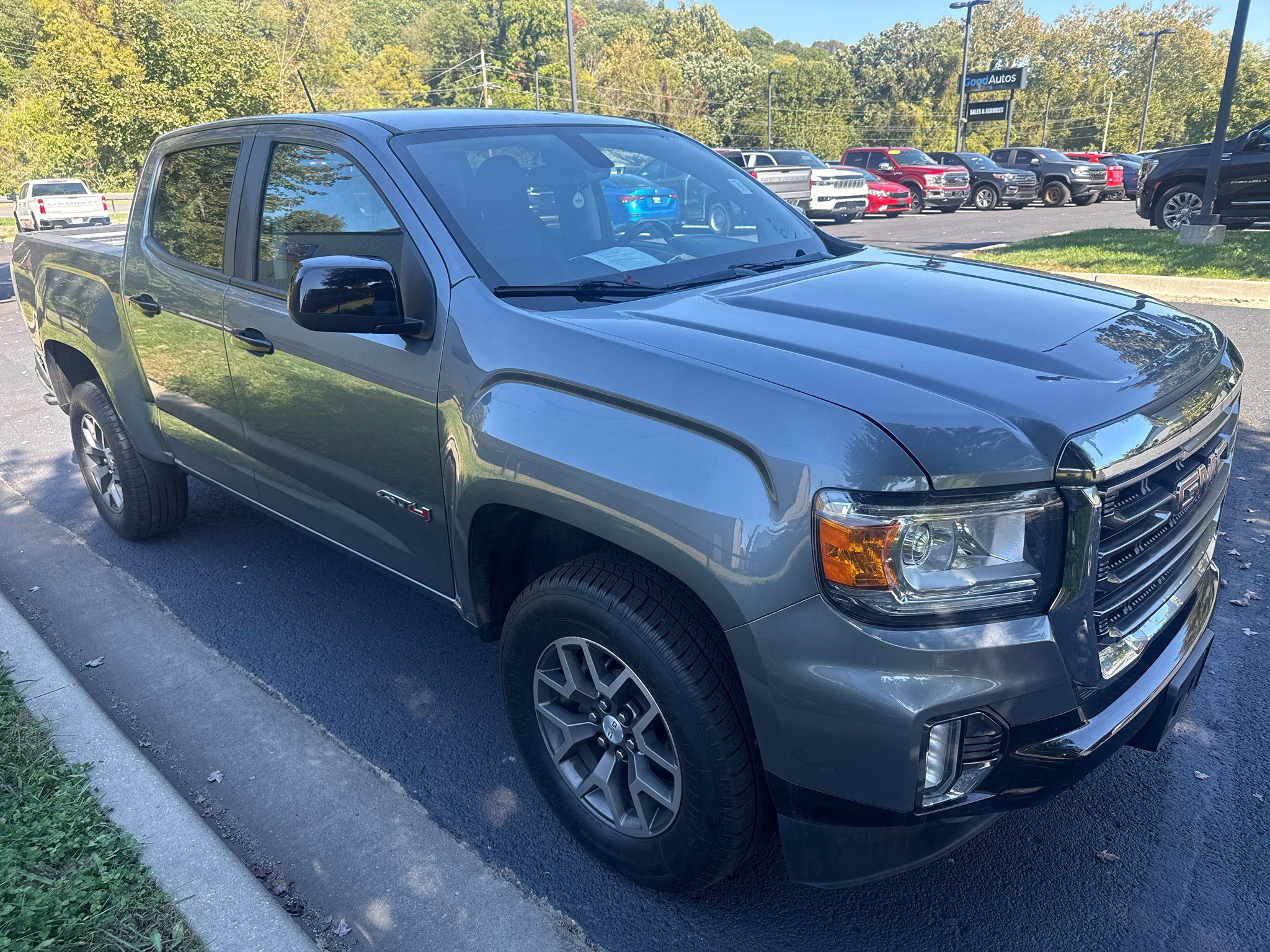 Used 2022 GMC Canyon AT4 AWD/4WD image 3