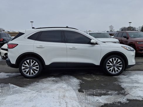 Used 2020 Ford Escape Titanium image 7