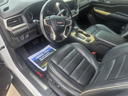 Used 2018 GMC Acadia Denali w/ Technology Package AWD/4WD image 9