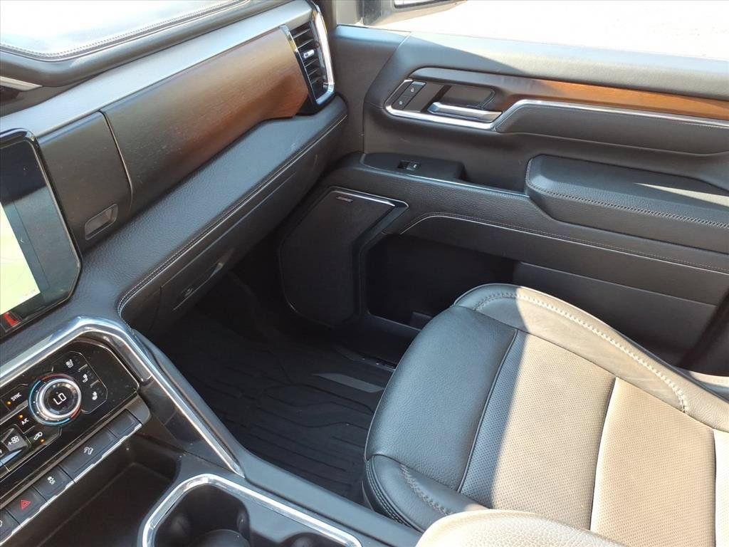 Used 2024 GMC Sierra 3500 Denali w/ Denali Reserve Package AWD/4WD image 32
