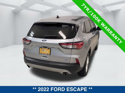 Used 2022 Ford Escape SE image 4