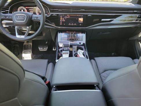 Certified 2024 Audi SQ7 Premium Plus w/ Executive Package image 14