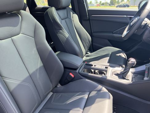 Certified 2025 Audi Q3 2.0T Premium AWD/4WD image 35