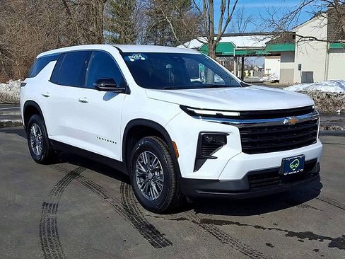 Certified 2024 Chevrolet Traverse LS w/ LPO, Floor Liner Package image 5