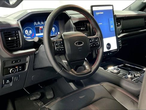 Used 2024 Ford Expedition Limited image 16