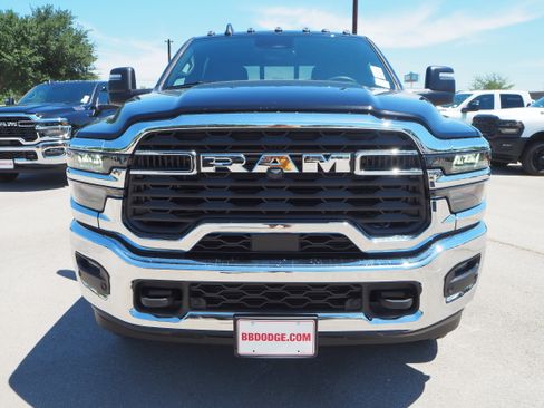 New 2025 RAM 2500 Tradesman AWD/4WD image 3