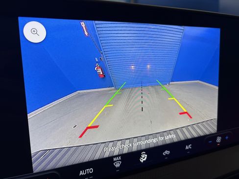 Used 2025 Ford Maverick XL w/ Equipment Group 102A image 18