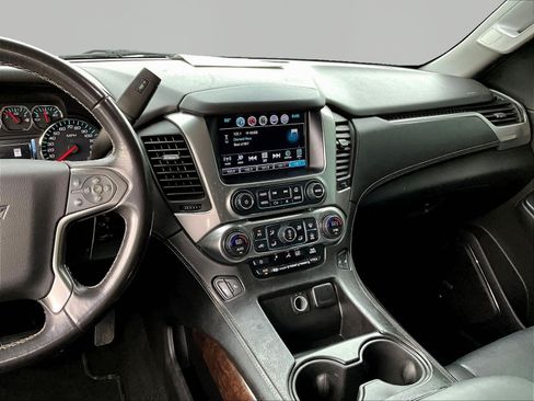 Used 2018 Chevrolet Suburban LT AWD/4WD image 9