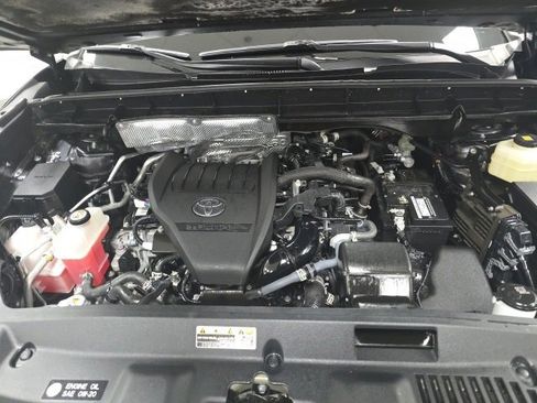 Certified 2023 Toyota Highlander XLE image 26