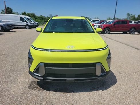 Used 2025 Hyundai Kona SEL FWD image 21